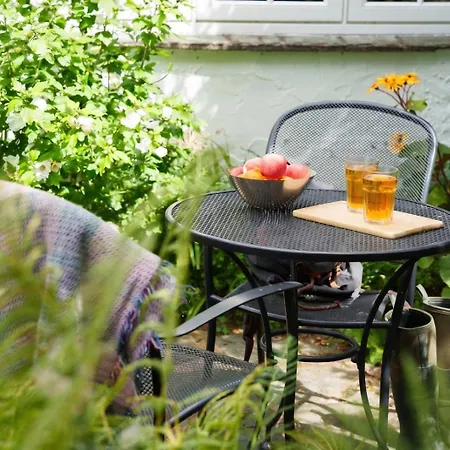 Hidden Garden With Aga By Letmestay